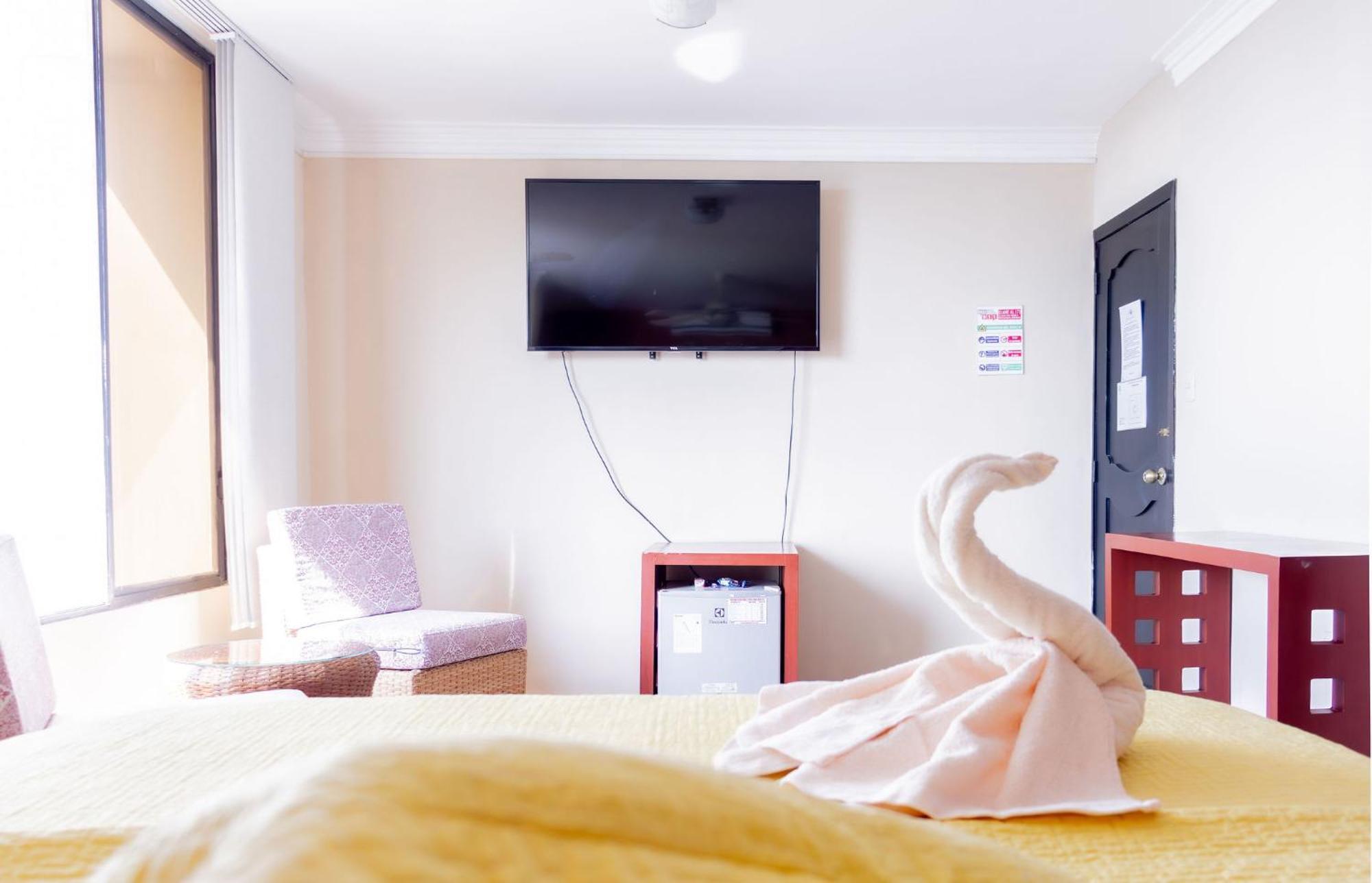 Hostal Antares Manta Exterior foto