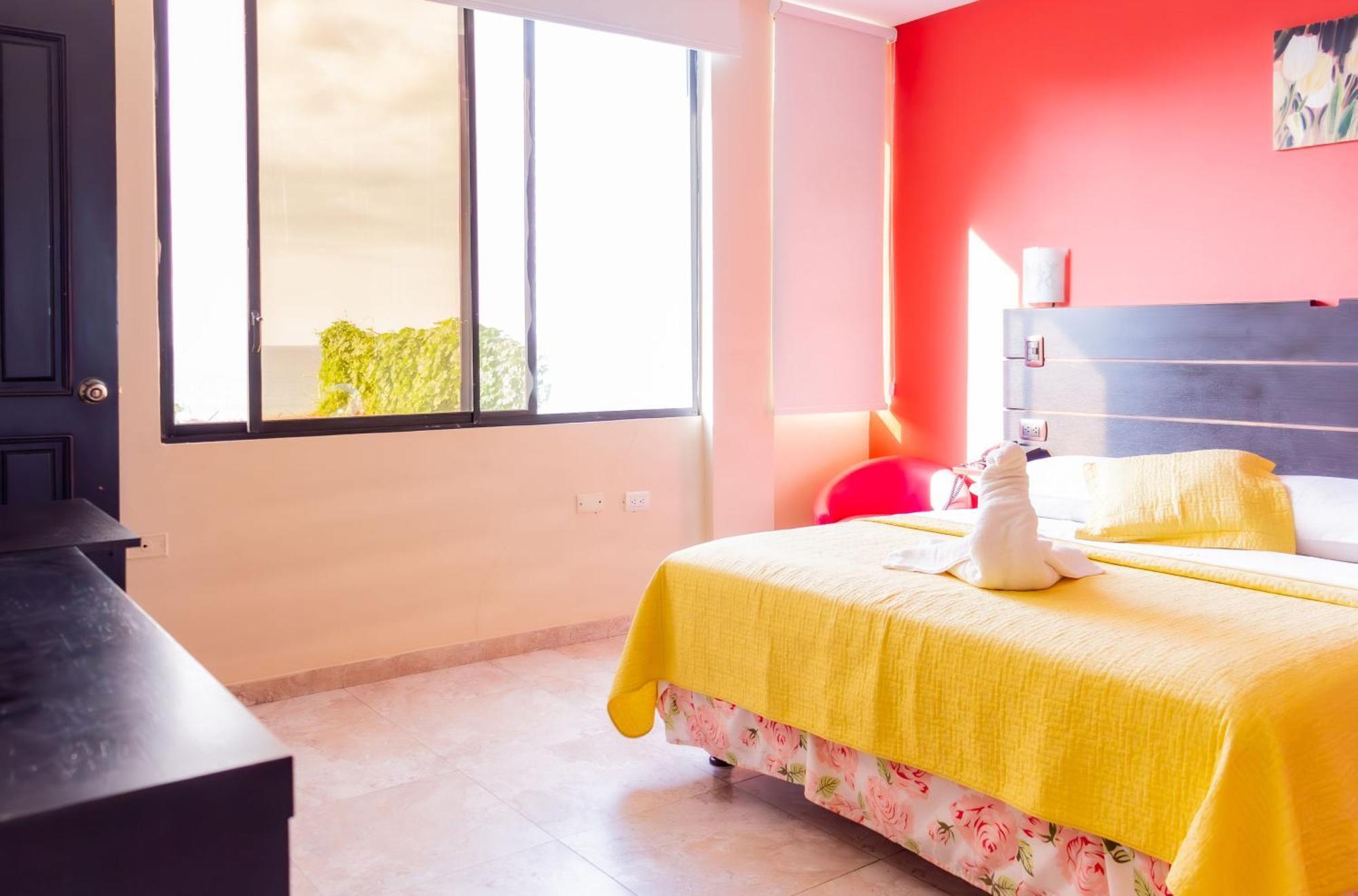Hostal Antares Manta Exterior foto