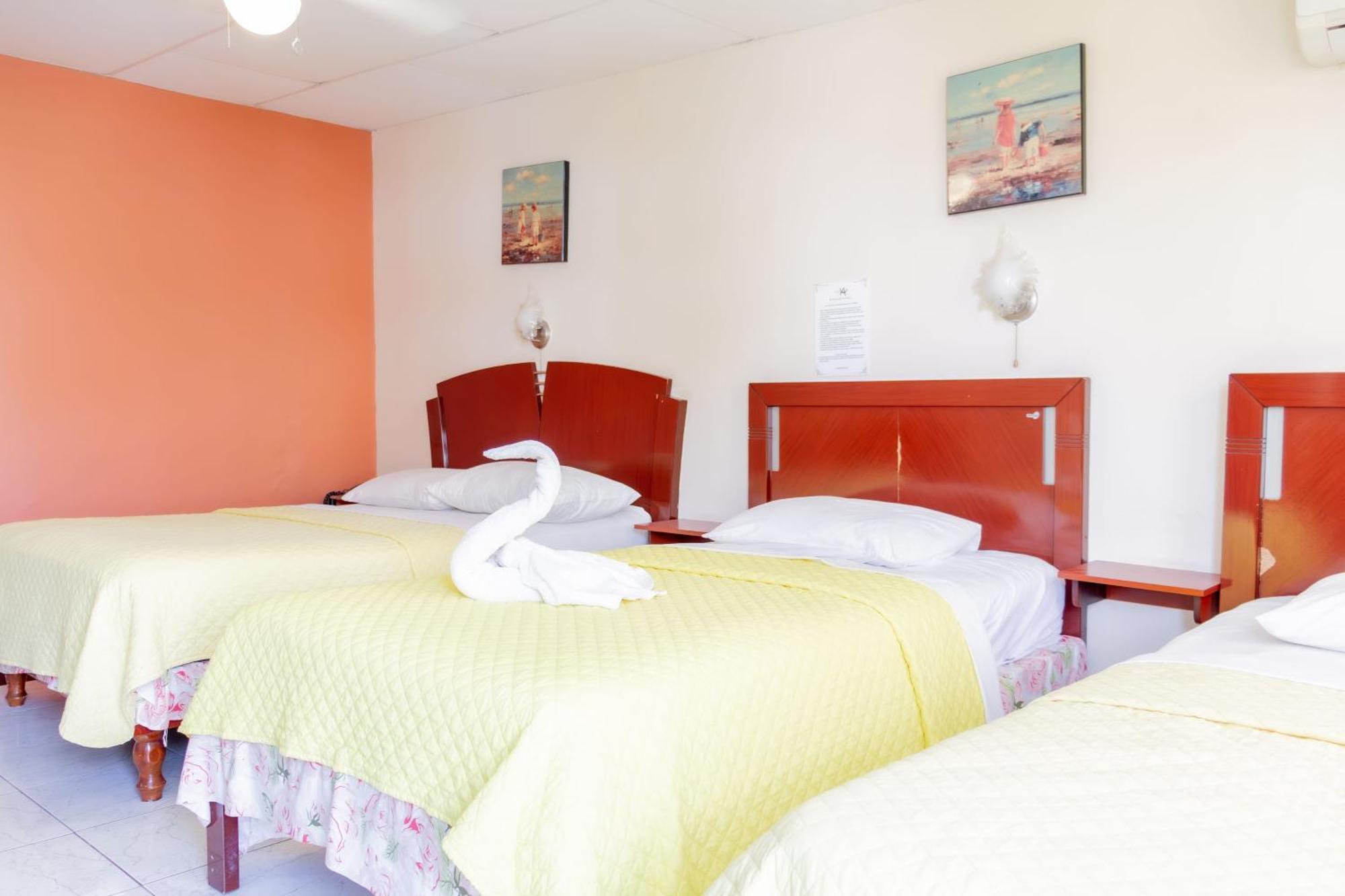Hostal Antares Manta Exterior foto