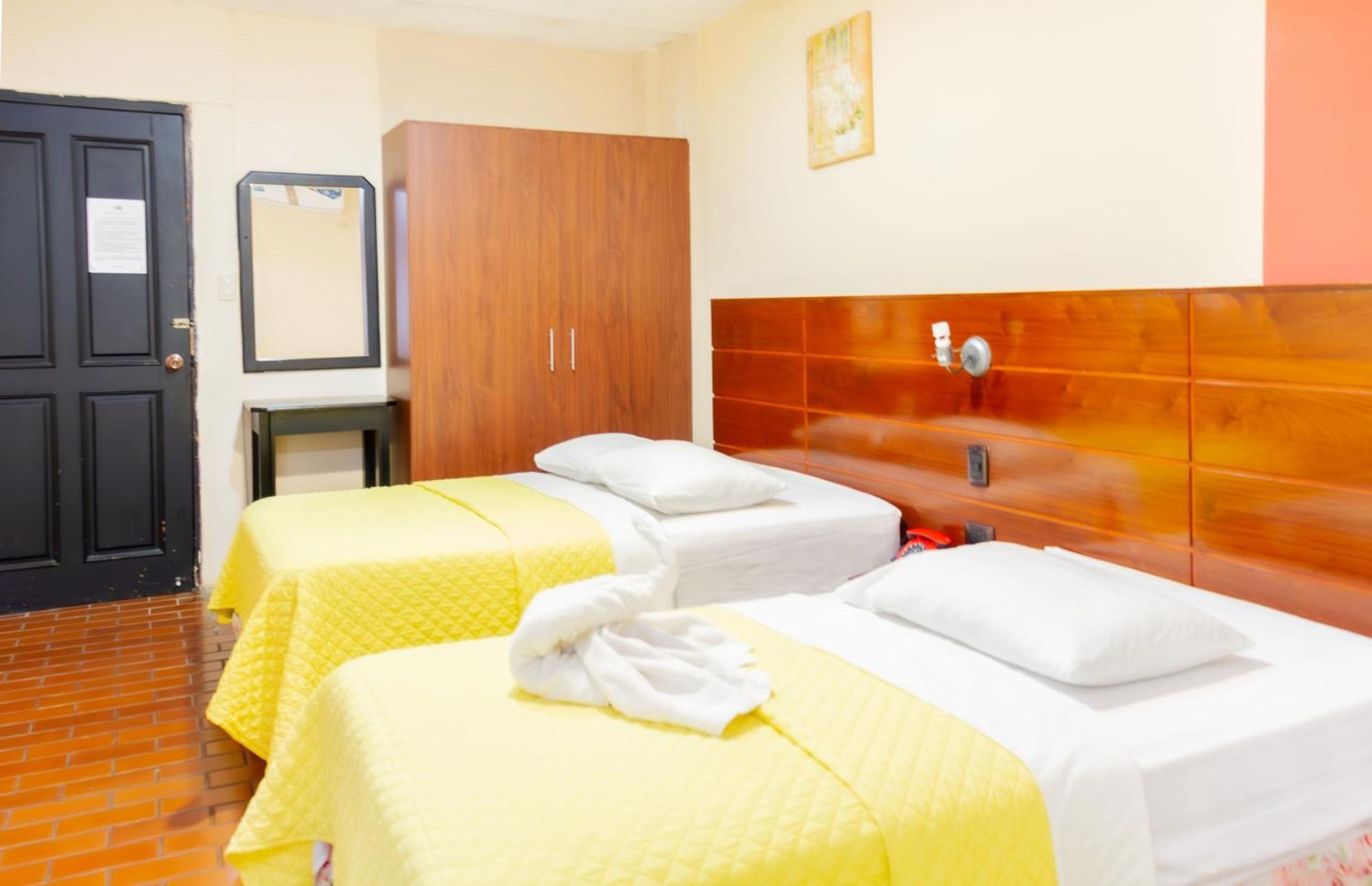 Hostal Antares Manta Exterior foto