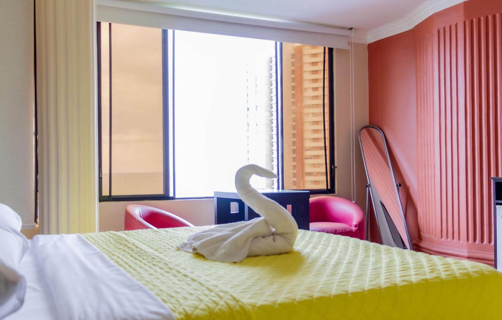 Hostal Antares Manta Exterior foto
